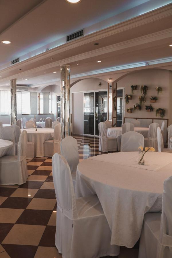 Hotel Orion โวดีเซ ภายนอก รูปภาพ